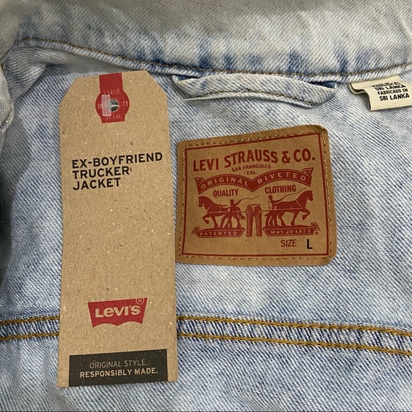 NWT Levi's Womens Ex Boyfriend Trucker Denim Jacket Floral Embroidered Size L - Picture 11 of 16